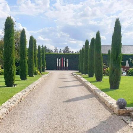 Les Loges De Saint Eloi Panzió Pontlevoy Kültér fotó